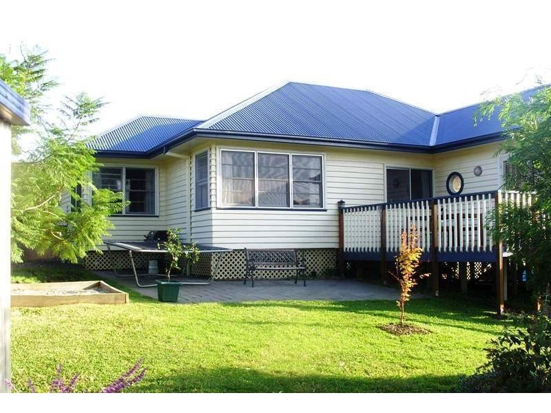 16 Thawa Close, Bega NSW 2550