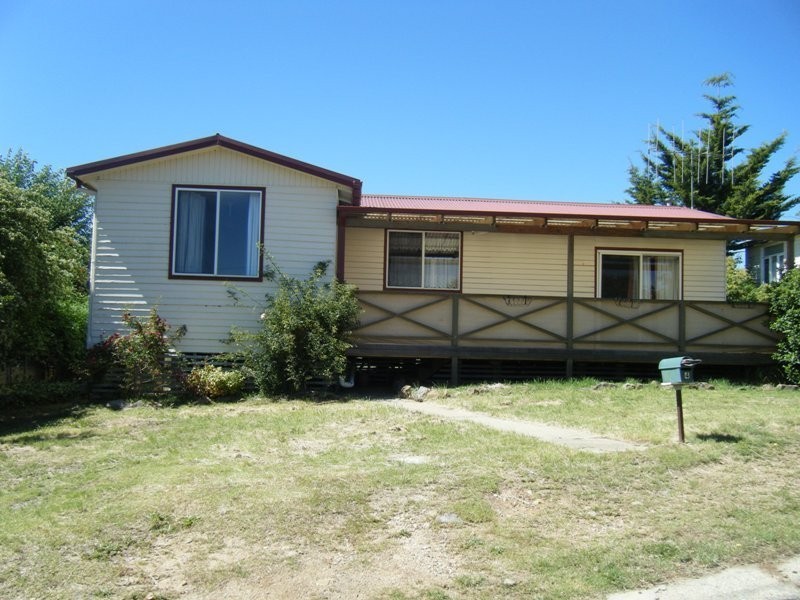 4 Kiewa Place, Cooma NSW 2630