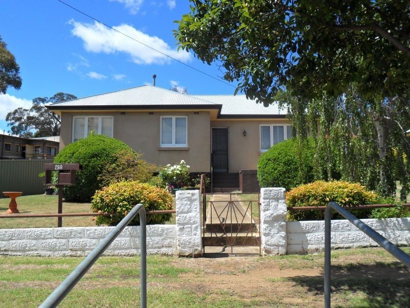 268 Sharp St, Cooma NSW 2630