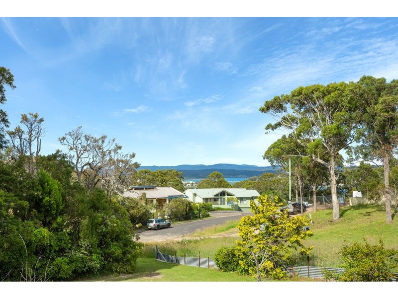 14 Lakeview Avenue, Merimbula NSW 2548