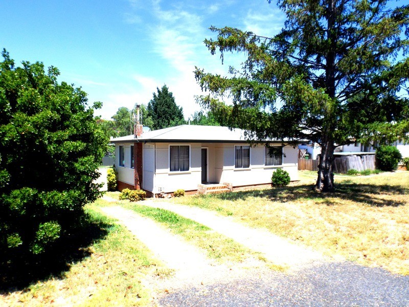 3 Adams Avenue, Cooma NSW 2630