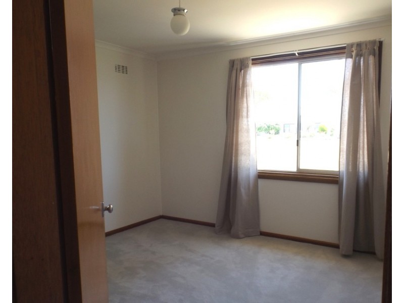 3 Adams Avenue, Cooma NSW 2630