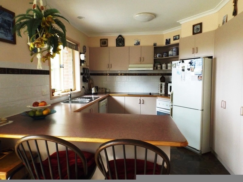 11 Flora Court, Tura Beach NSW 2548