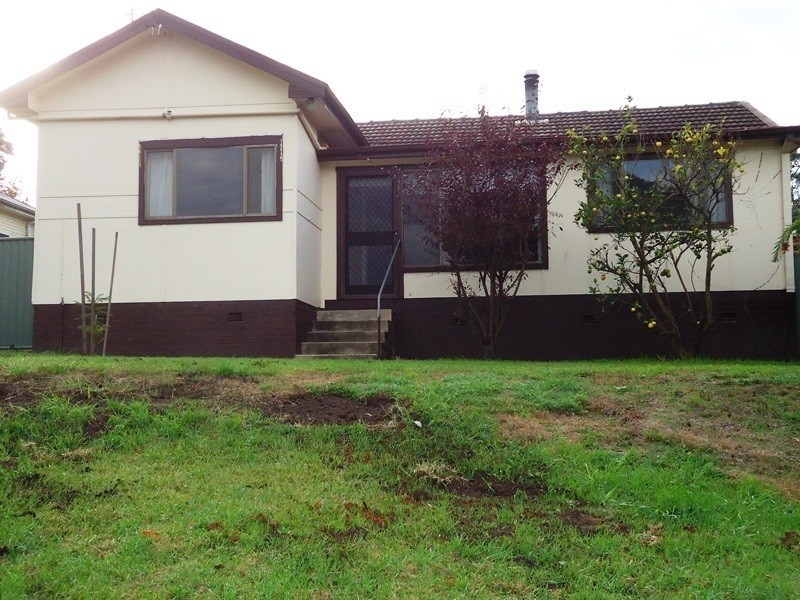 10 Wallace Street, Bega NSW 2550