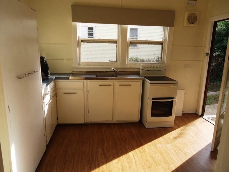 10 Wallace Street, Bega NSW 2550