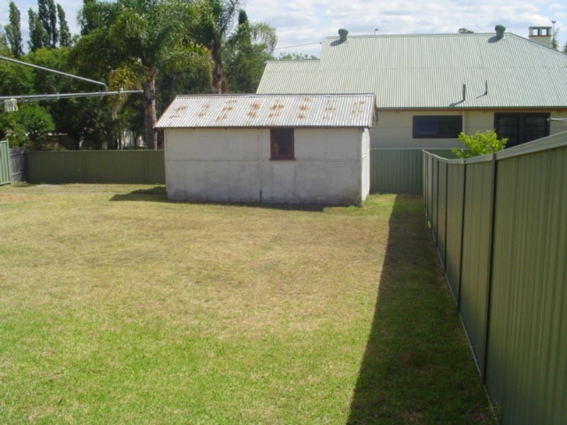 17 Hill Street, Bega NSW 2550