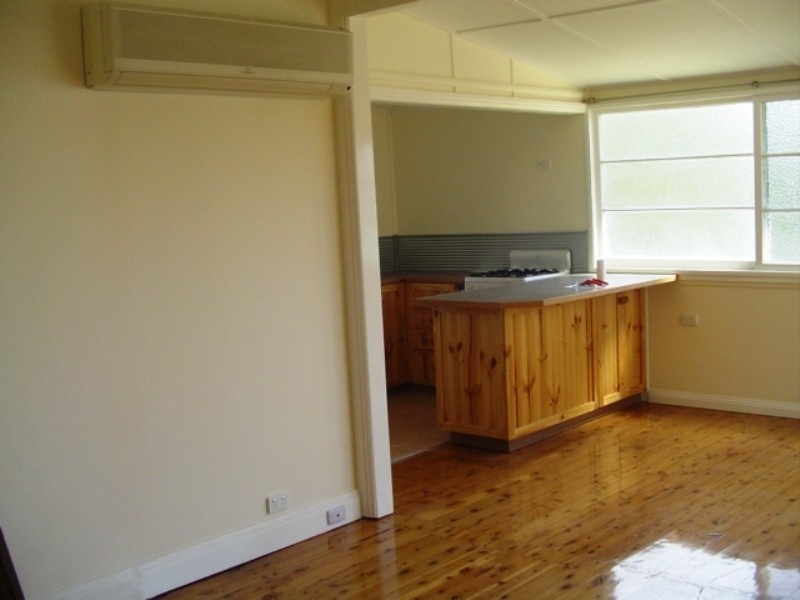 17 Hill Street, Bega NSW 2550