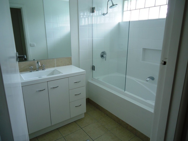 51 Howard Avenue, Bega NSW 2550