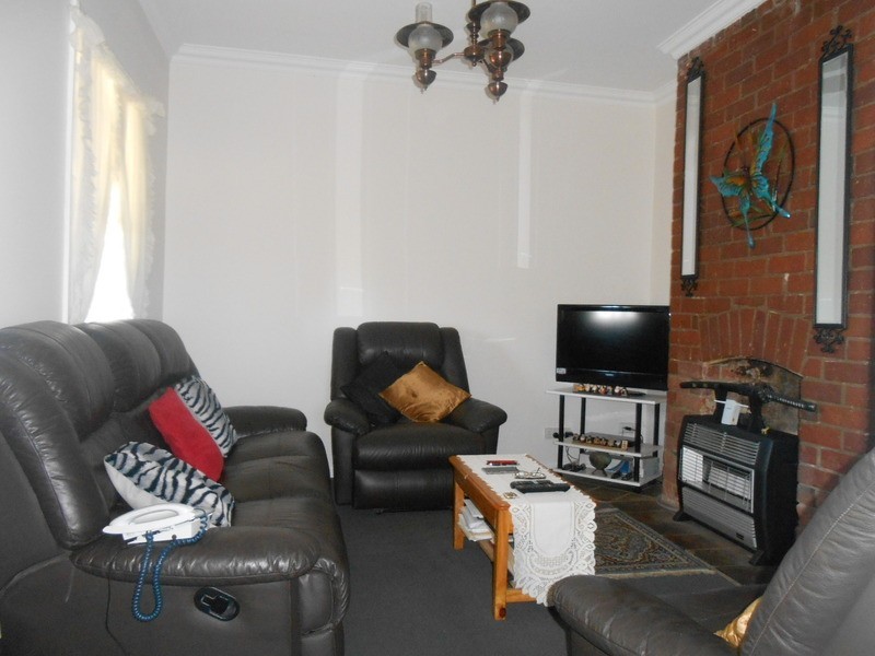 4 Minyama Parade, Bega NSW 2550