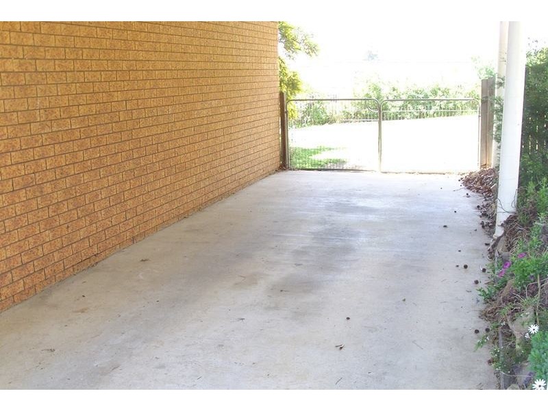 2 Gregory Way, Bega NSW 2550