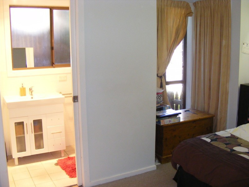 256 Auckland Street, Bega NSW 2550