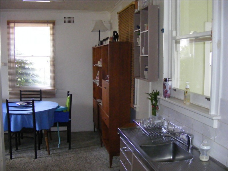 33 Glebe Ave, Bega NSW 2550