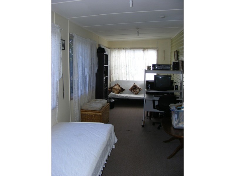 33 Glebe Ave, Bega NSW 2550