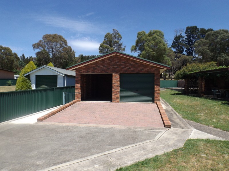7 McDonald Avenue, Cooma NSW 2630