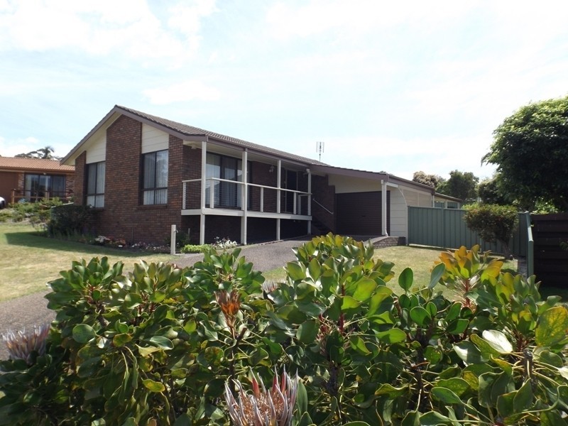 4 Telopea Crescent, Tura Beach NSW 2548