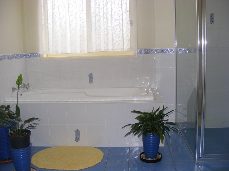 10 Glen Mia Drive, Bega NSW 2550