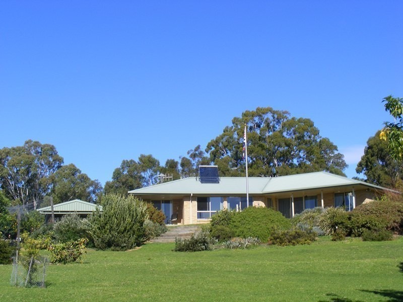 24 Thorn Hill Close, Bega NSW 2550