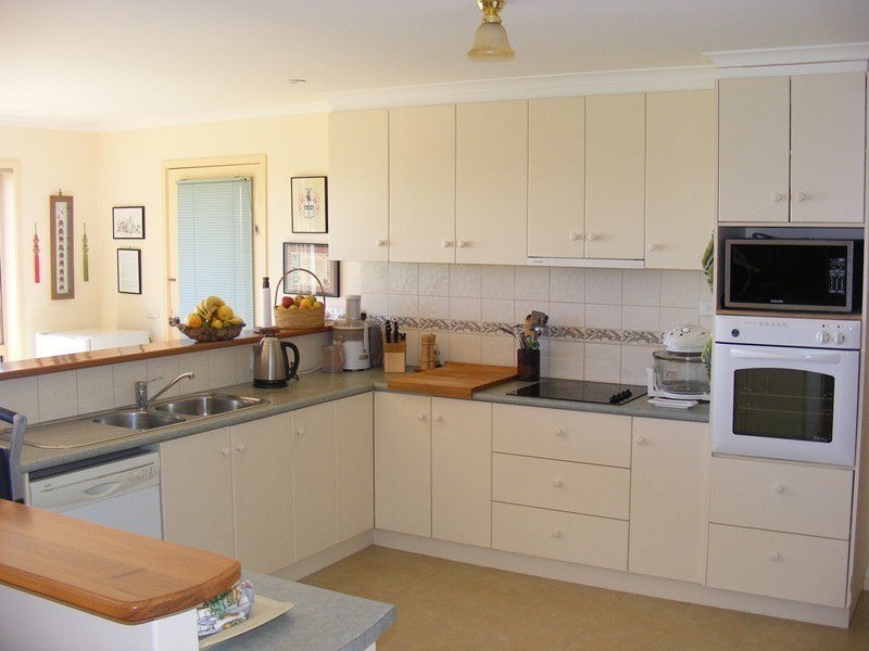 24 Thorn Hill Close, Bega NSW 2550