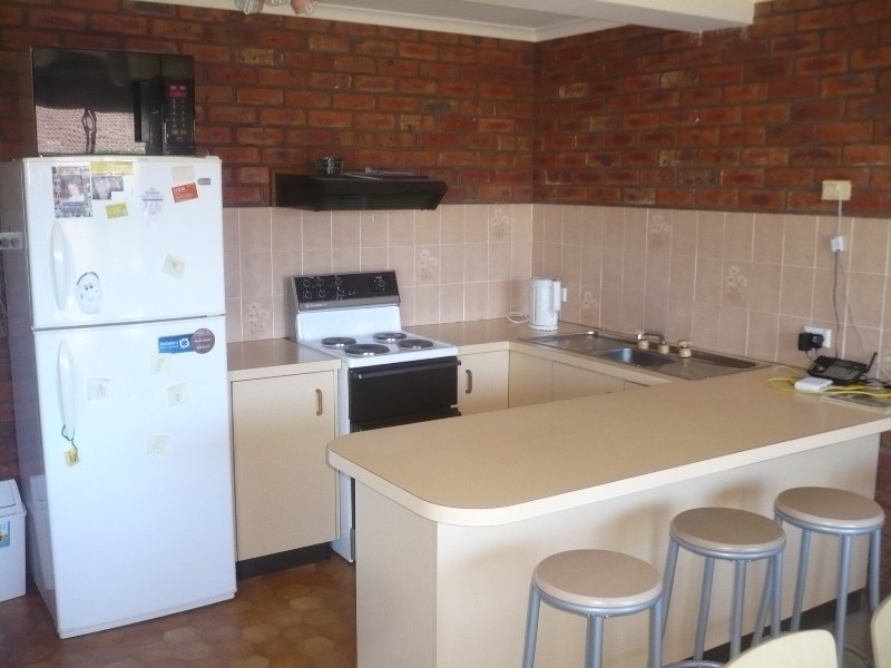 2/23 Yarrawood Ave, Merimbula NSW 2548