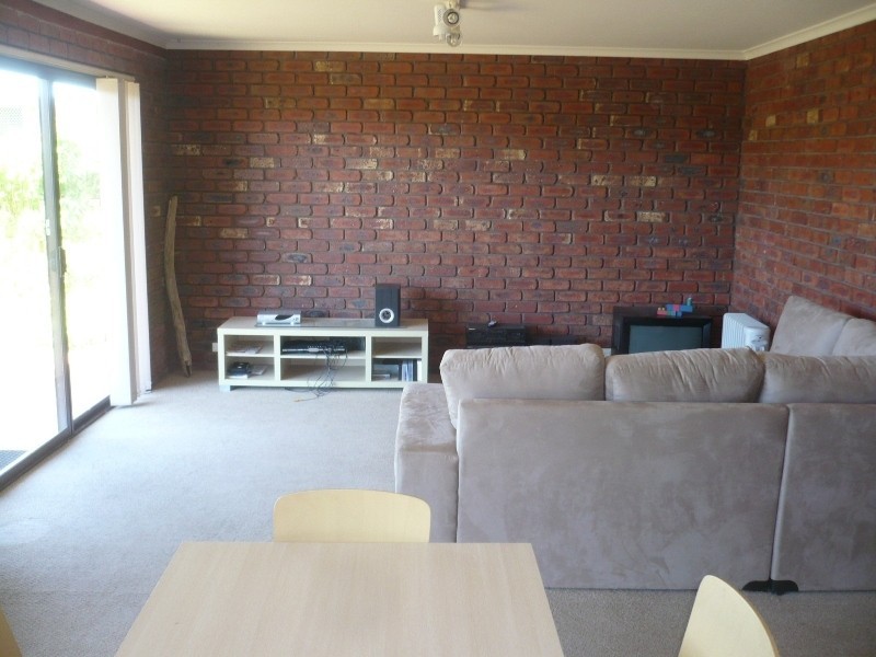 2/23 Yarrawood Ave, Merimbula NSW 2548