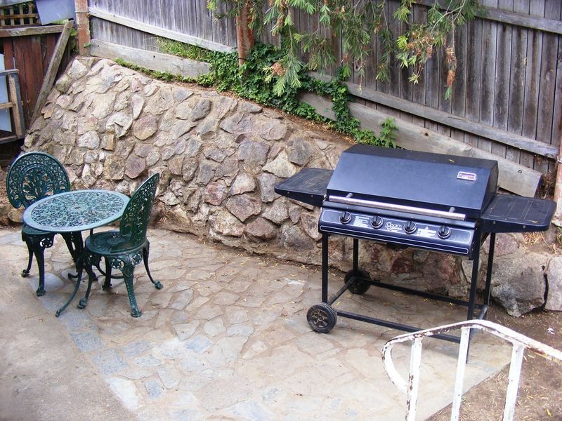 2 Weerona Court, Bega NSW 2550