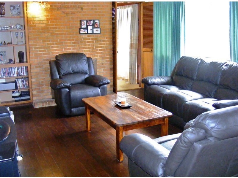 5 Dowling Street, Bega NSW 2550