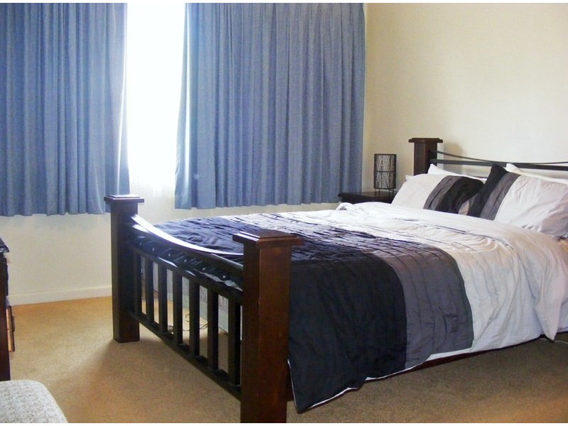 5 Dowling Street, Bega NSW 2550