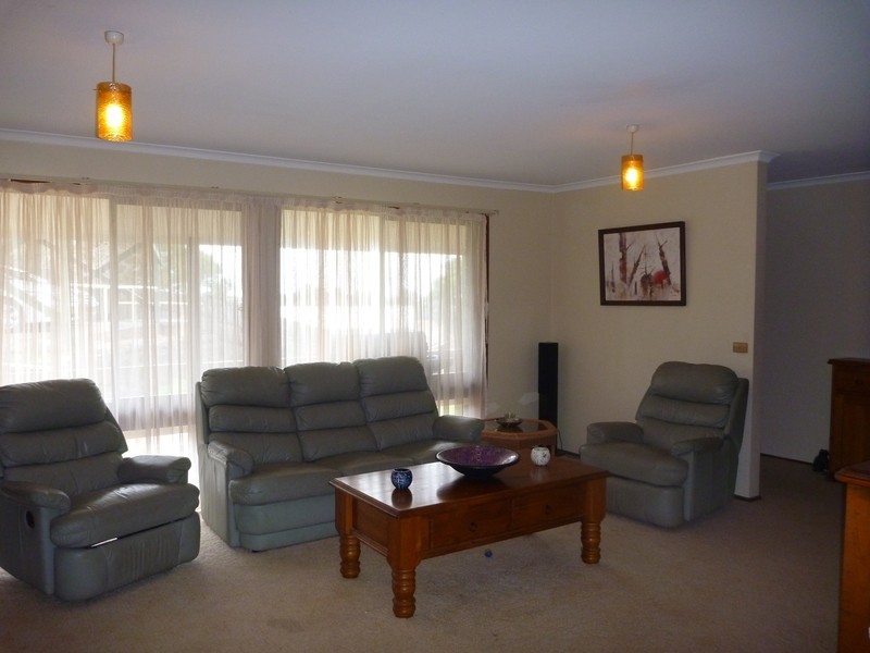 2 Garden Circle, Merimbula NSW 2548