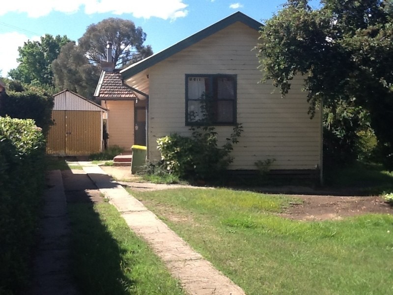 39 Baroona Avenue, Cooma NSW 2630