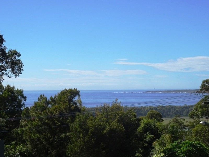 12 Seaview Avenue, Merimbula NSW 2548