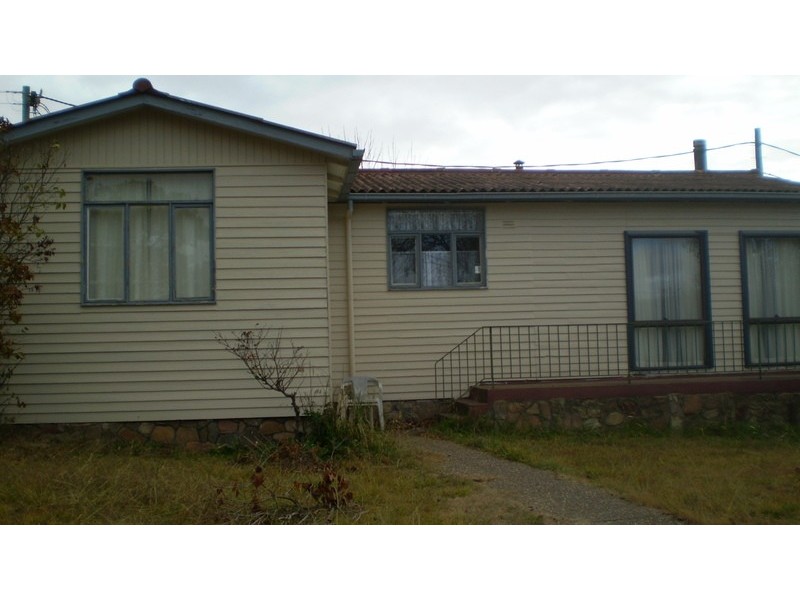 21 Wooran Street, Cooma NSW 2630