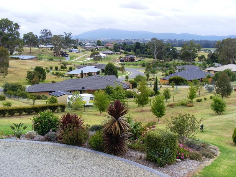 37 Glen Mia Drive, Bega NSW 2550