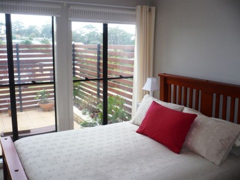 2A Elizabeth Parade, Tura Beach NSW 2548