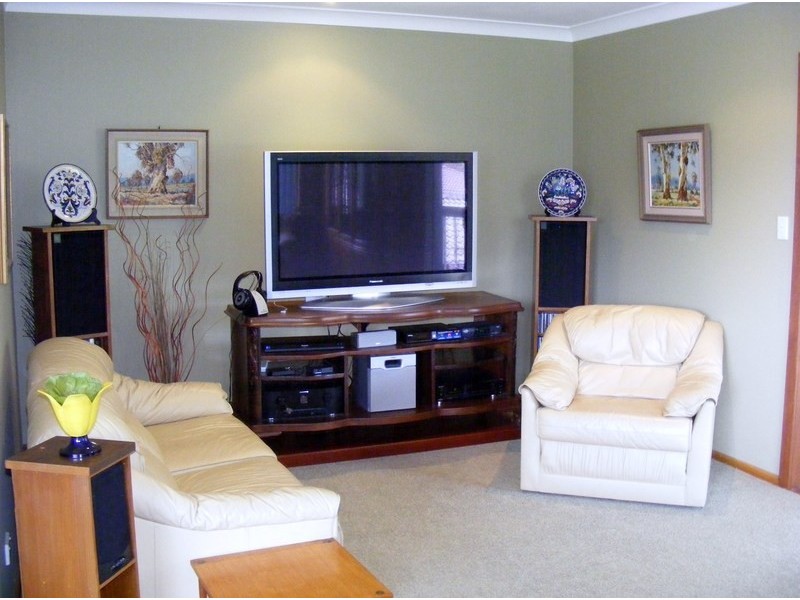 5  Glebe Avenue, Bega NSW 2550