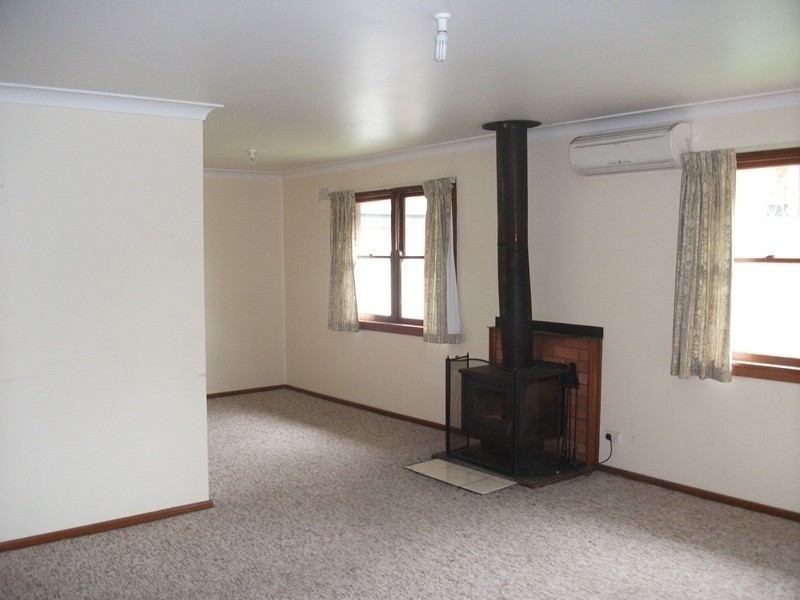 16 Stephens Street, Bombala NSW 2632