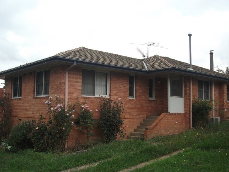 16 Stephens Street, Bombala NSW 2632