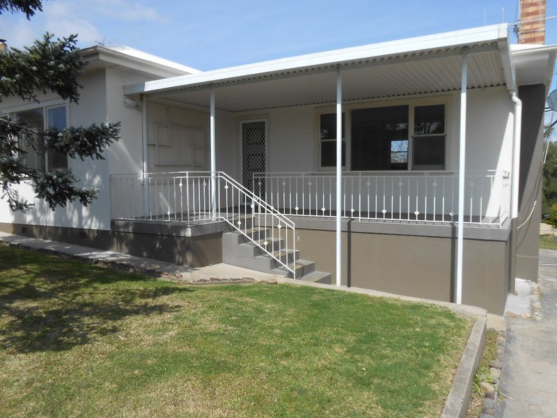 98 Rawlinson Street, Bega NSW 2550