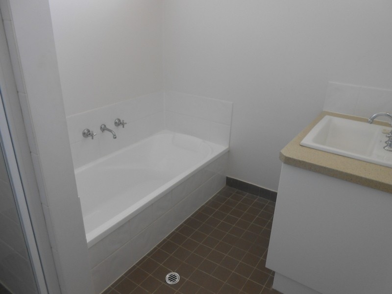 98 Rawlinson Street, Bega NSW 2550