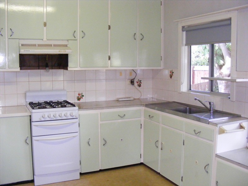 4 Taronga Cres, Bega NSW 2550