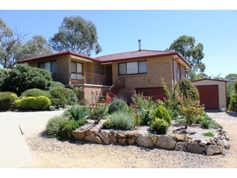 6 Balli Place, Cooma NSW 2630