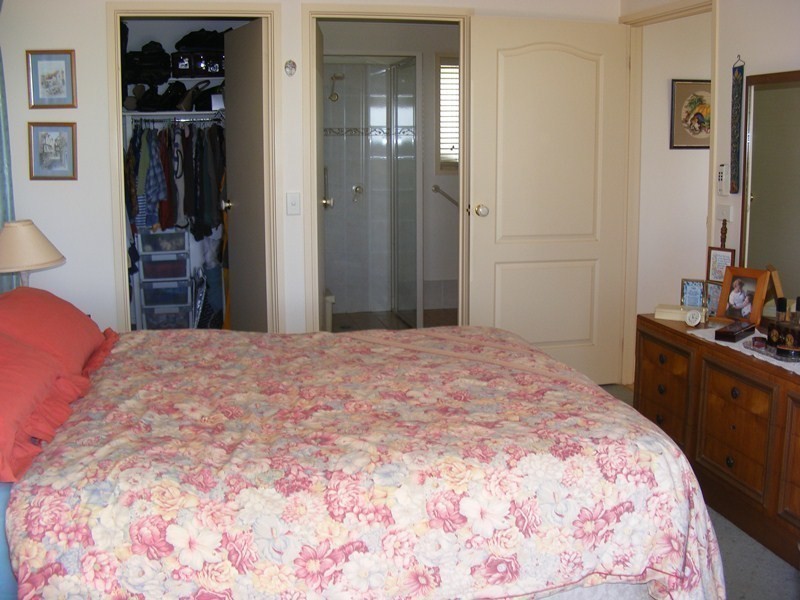 24 Thorn Hill Close, Bega NSW 2550