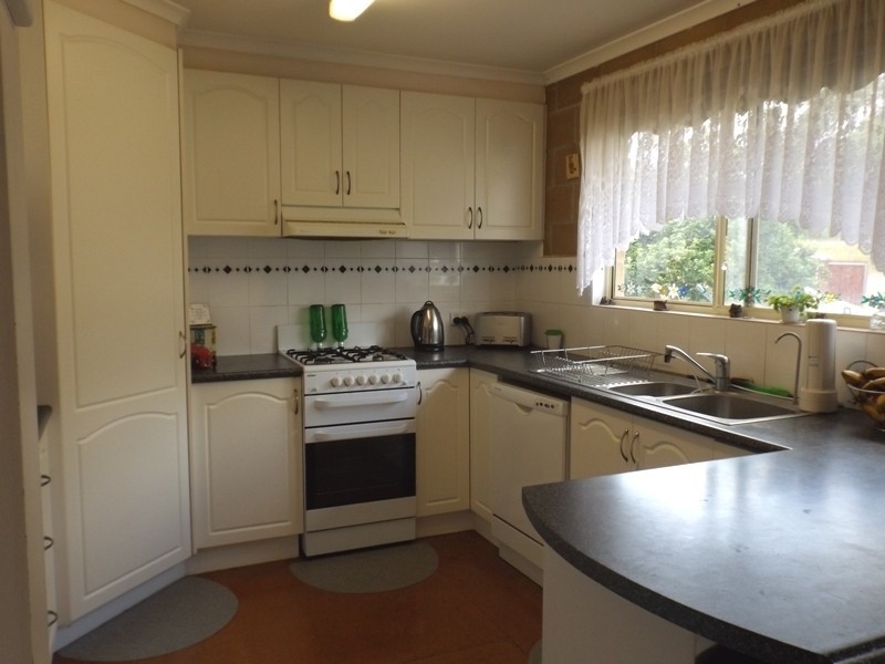 33 Princes Highway, Wolumla NSW 2550