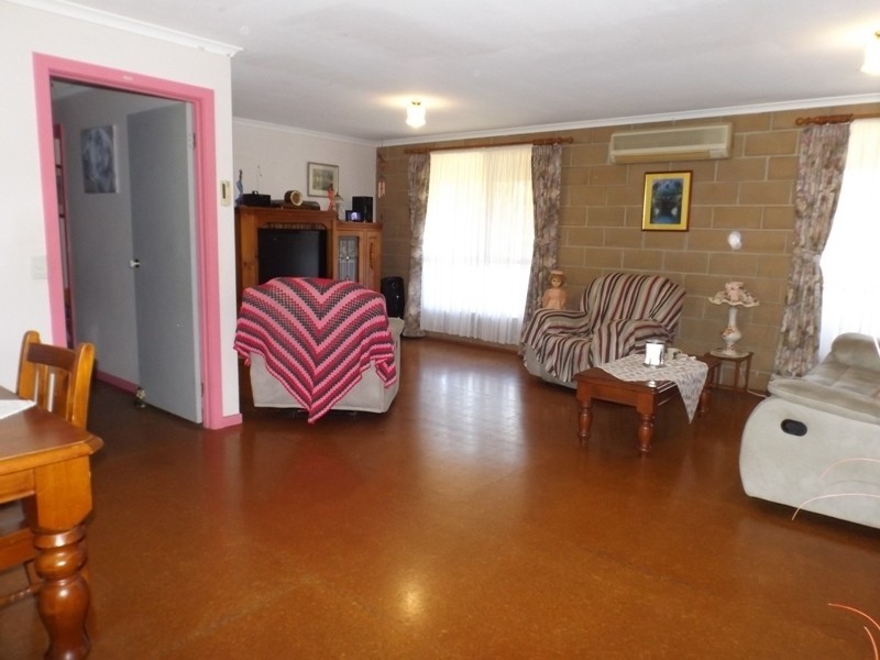 33 Princes Highway, Wolumla NSW 2550