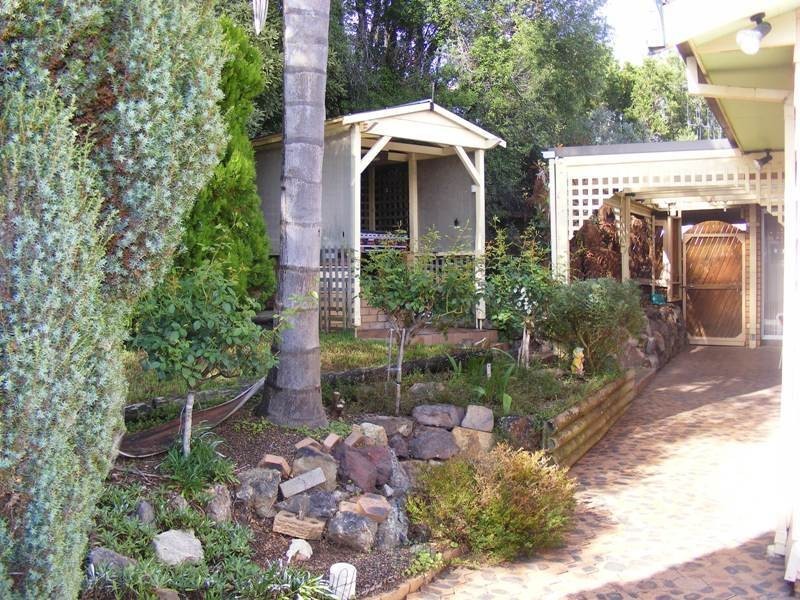 4 Gregory Way, Bega NSW 2550