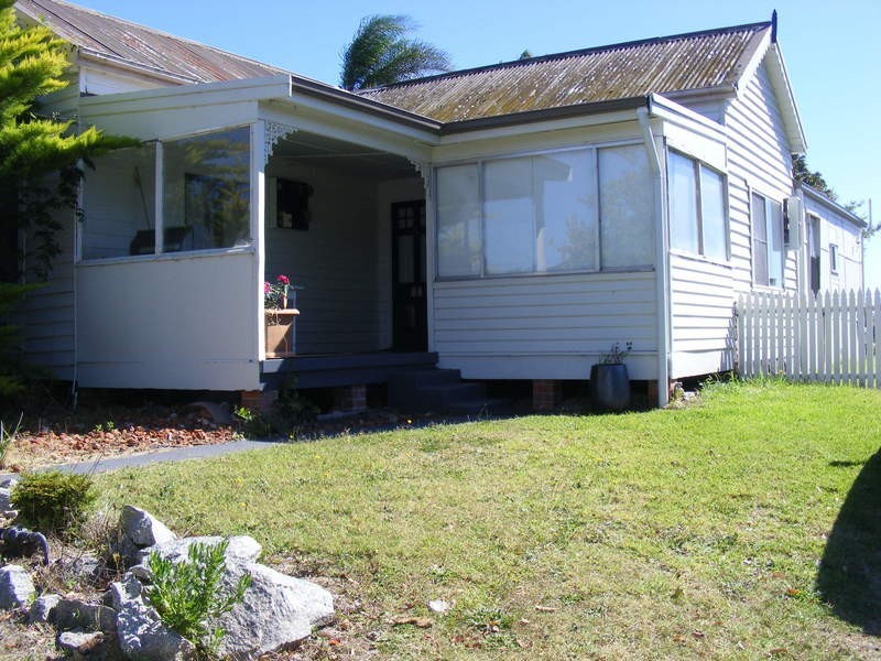 53 Fairview Street, Bega NSW 2550