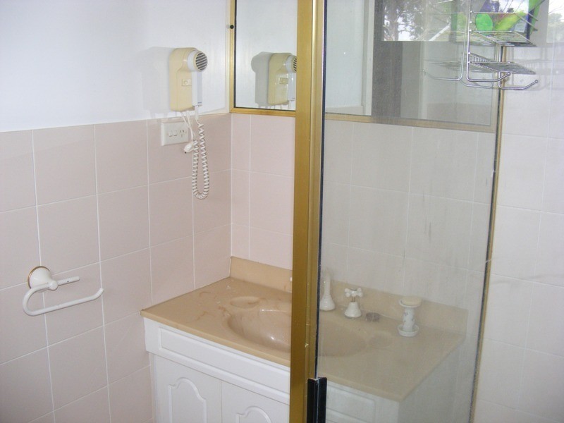 21 Howard Ave, Bega NSW 2550