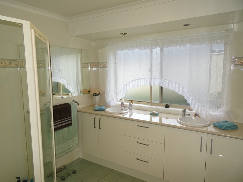 7 The Peninsula, Tura Beach NSW 2548