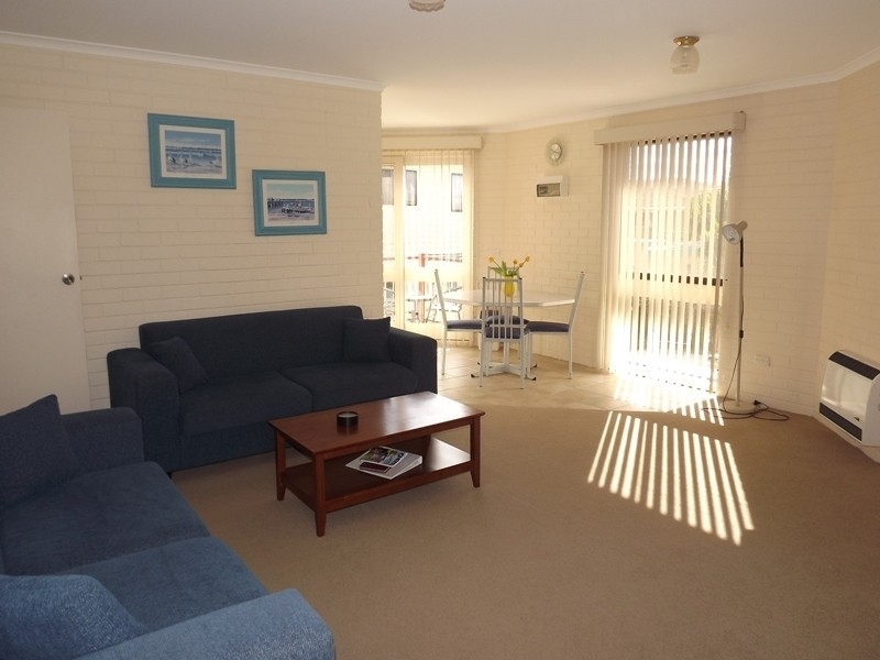 8/6 Calendo Court, Merimbula NSW 2548