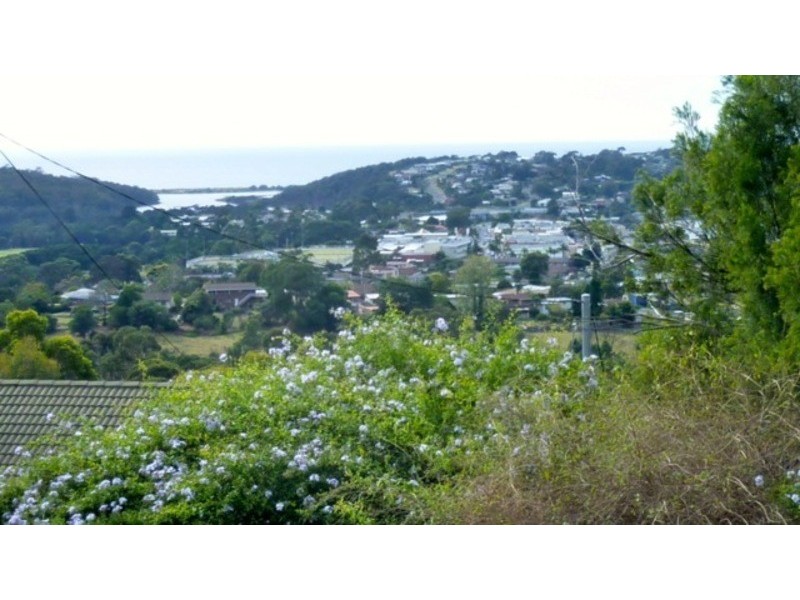 8 Sapphire Crescent, Merimbula NSW 2548