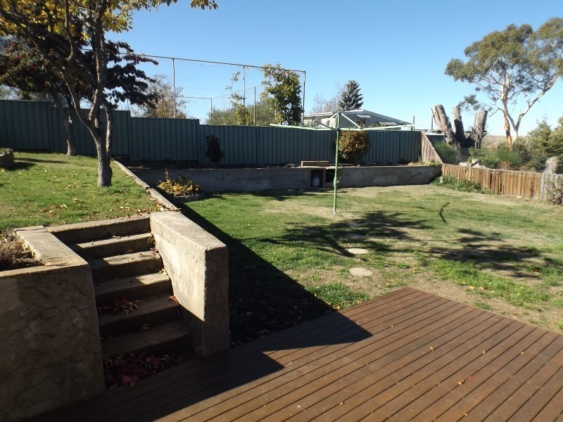 8 Hain Street, Cooma NSW 2630